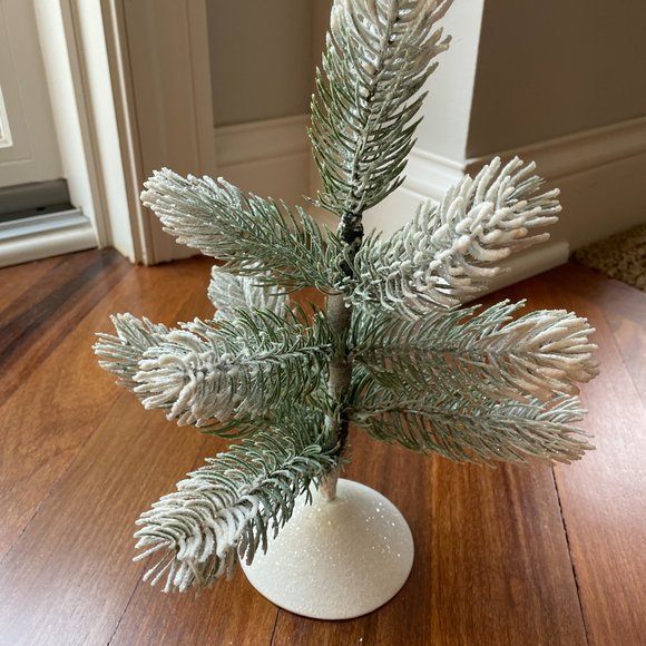Small Table Top Flocked Christmas Tree - Picture 3 of 6